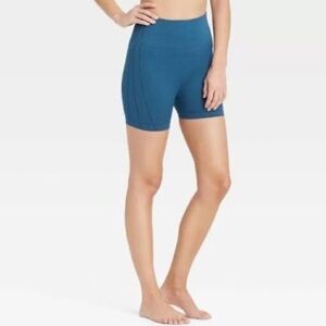 Joylab Women’s High Rise Bike Shorts Blue Medium EUC